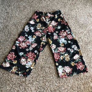 WILD FABLE 🌸 Floral Print Pants - Size M